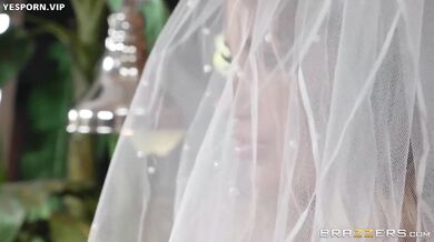 Big Wet Bridal Butt