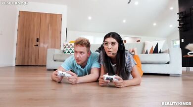 Fucking Gamer Roomie's BF