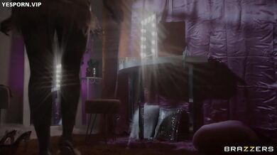 Luna's Private Dance brazzers