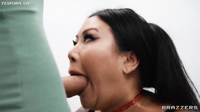 Futanari Pisser