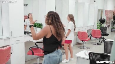 Sneaky Salon Dickdown