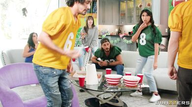 Mom Throws A Football Party!