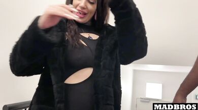A French Goth COMES BACK To Fuck Her Nice Big Ass For The FOURTH TIME !!!