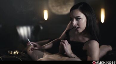 Amirah Adara - Smoking Hawt