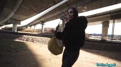 Public Agent – Giulia Diamond – Horny Italian MILF