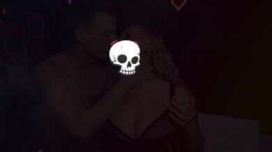 GothGirlfriends - Skylar Vox Uses Her Curvy Figure To Please Her Partner