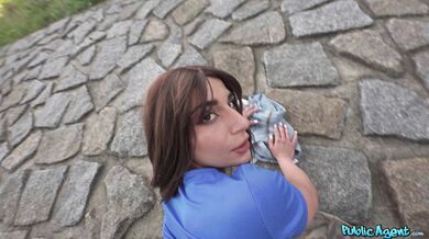 Public Agent – Lola Danger – Perfect Italian Booty