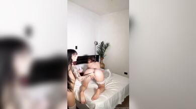 Gabrielaaa0630 & MayrasWorld Satisfy Their Pussy