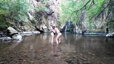 Nyraline, 52 years old, a fuck in the river!